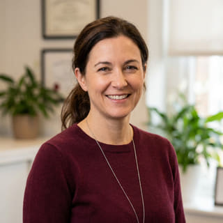 Laura Bennett, menjabat sebagai Head of Platform Standards di Karang Hasiltama, foto profil